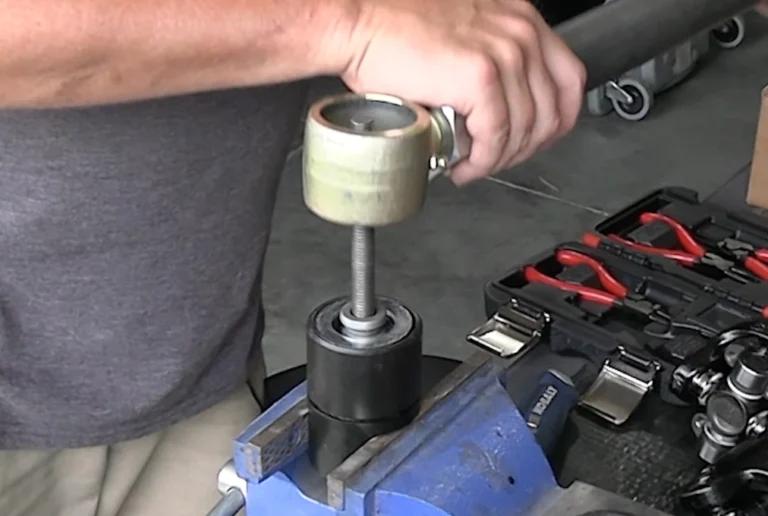 8remove the outer housing  SYZ Rod Ends Remove the outer housing