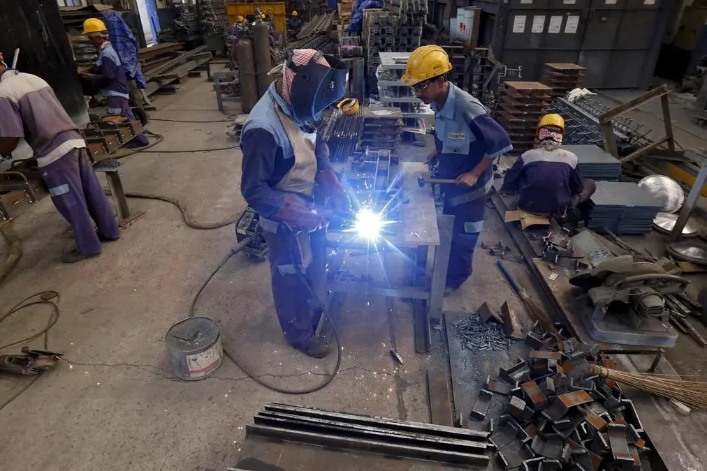 Industrial Demand Splits: Equipment Weakness, AI Infrastructure Strength - source image from weekly industrial news